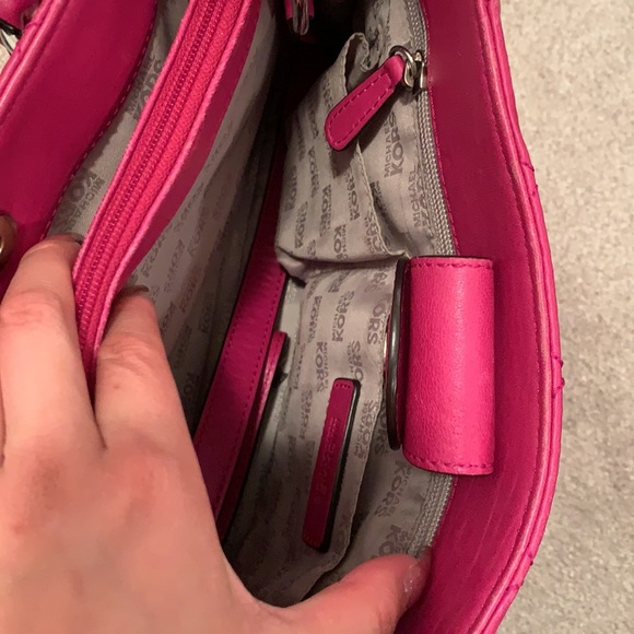 Authentic Micheal Kors fuchsia bag - Picture 3 of 6